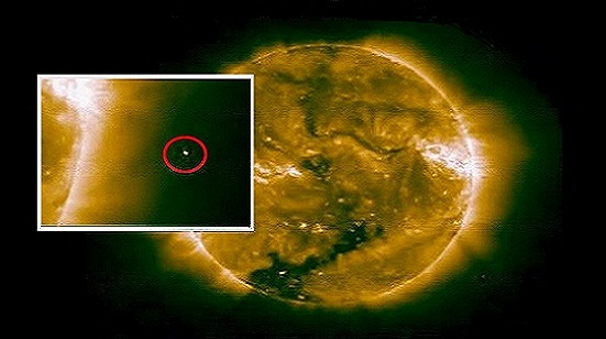 Extraterrestres controlan el sol y es usado como fuente de energía.