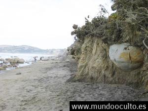 LAS MISTERIOSAS ESFERAS DE PIEDRA “MOERAKI” DE NUEVA ZELANDA LAS MISTERIOSAS ESFERAS DE PIEDRA “MOERAKI” DE NUEVA ZELANDA