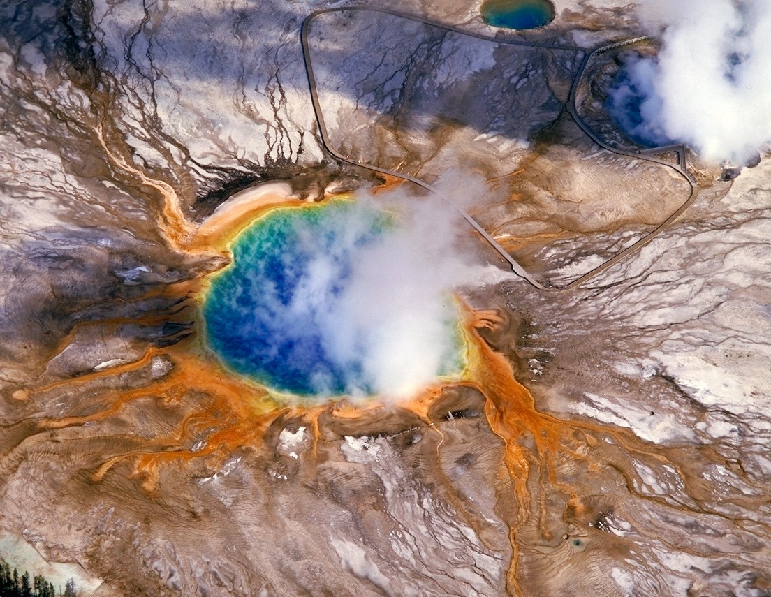 https://i2.wp.com/yellowstone.net/wp-content/uploads/2012/10/grand-prismatic-spring.jpg