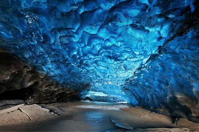 La inquietante leyenda de la alucinante cueva de hielo de Kungur, Rusia