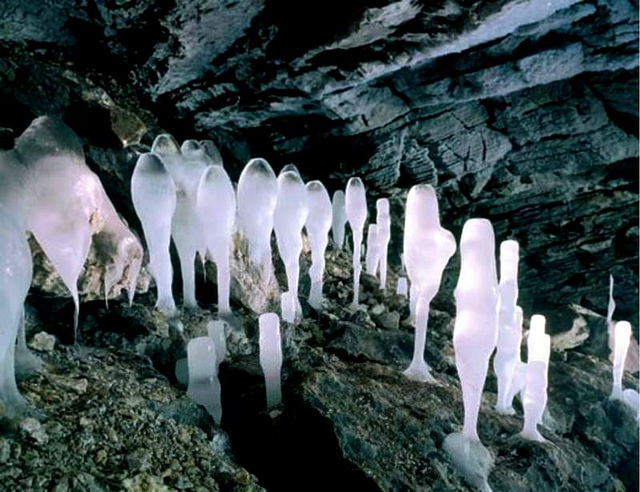 La inquietante leyenda de la alucinante cueva de hielo de Kungur, Rusia