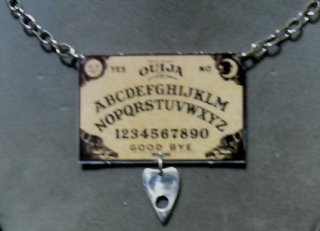 OUIJA, PSICOFONÍAS Y OTROS PELIGROS: ¿JUGAMOS AL ESPIRITISMO?