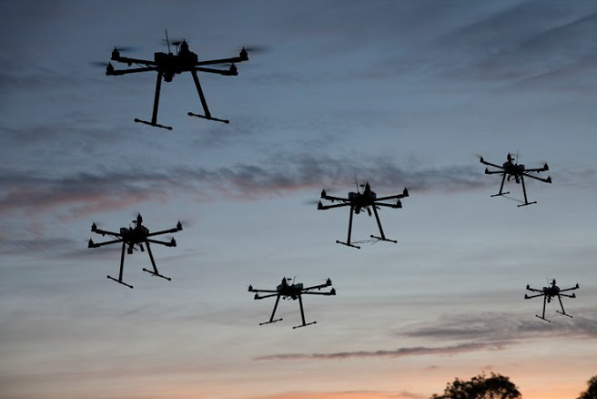 Agencias de espionaje británicas advierten de un posible ataque químico en Reino Unido con enjambres de drones