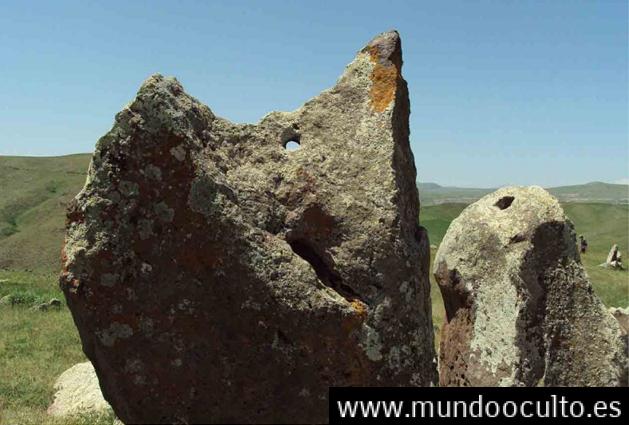 El Stonehenge de Armenia: Anterior a las pirámides de Egipto por tres mil años El Stonehenge de Armenia: Anterior a las pirámides de Egipto por tres mil años
