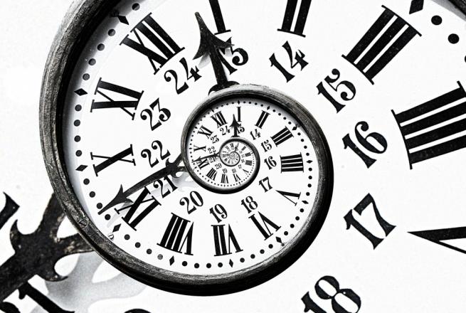 Físicos crean conjuntos de condiciones en las que el tiempo funciona al revés