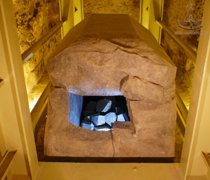 10 increíbles imágenes de los 24 sarcófagos muy pulidos y masivos en el Serapeum de Saqqara 10 increíbles imágenes de los 24 sarcófagos muy pulidos y masivos en el Serapeum de Saqqara