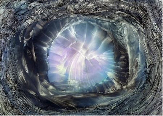 Encuentran misterioso proyector holográfico de “arquetipos” en selva de Guatemala. Encuentran misterioso proyector holográfico de “arquetipos” en selva de Guatemala.