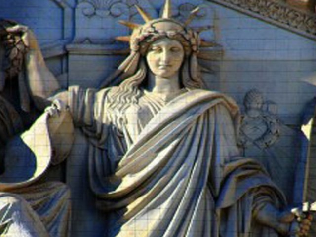 La estatua de La Libertad representa al Diablo