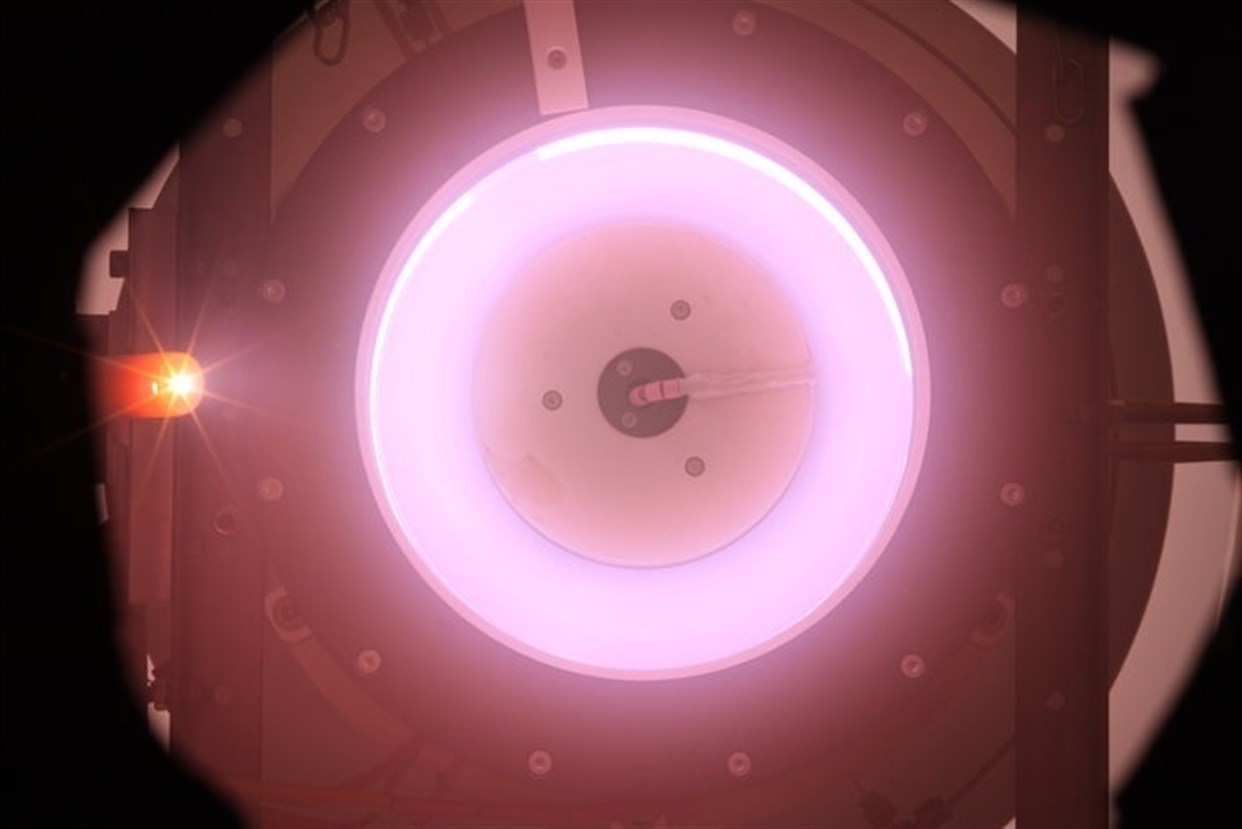 La ESA prueba el primer motor a base de aire para órbitas muy bajas