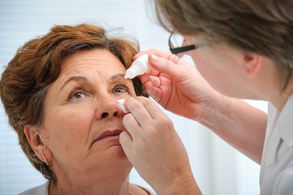 UNAS GOTAS HARÁN OBSOLETO EL USO DE ANTEOJOS