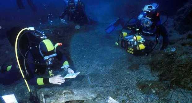 Encuentran 39 lingotes de oricalco de hace 2600 años en el mar de Gela, al sur de la isla de Sicilia