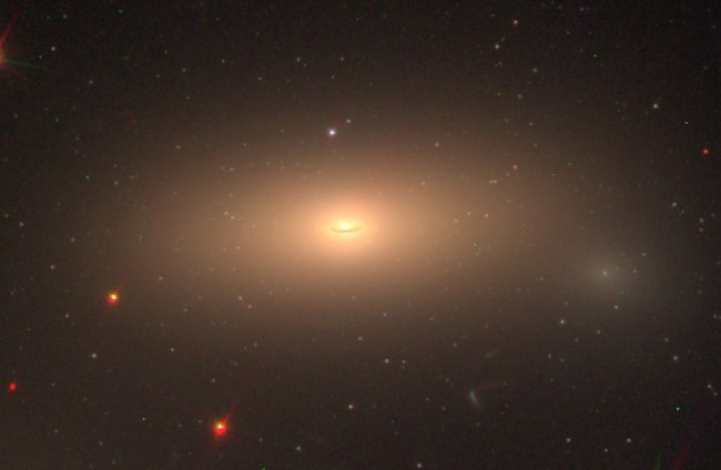 Los científicos acaban de encontrar la primera galaxia reliquia: no ha cambiado desde el principio del universo