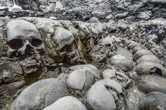 Alimentando a los dioses: Cientos de cráneos revelan una escala masiva de sacrificio humano en la capital azteca, la ciudad sagrada de Tenochtitlan