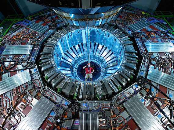 Extraños portales interdimensionales en el cielo Extraños portales interdimensionales en el cielo