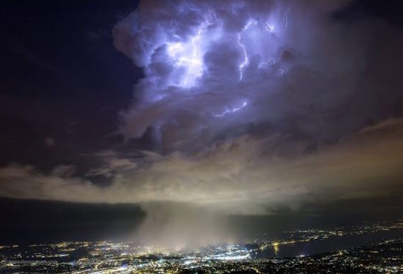 Extraños portales interdimensionales en el cielo Extraños portales interdimensionales en el cielo