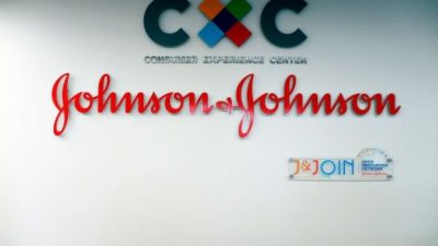 Nueva condena multimillonaria para Johnson y Johnson   