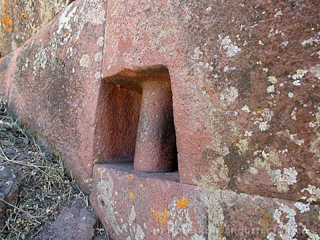 Pisac y el túnel excavado en roca de Q’alla Q’asa   