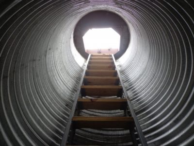 Hombre construye bunker bajo tierra por temor a la llegada de un gran cataclismo