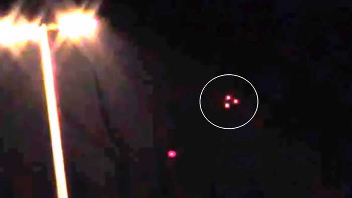 OVNI triangular TR3B es captado durante la retransmisión de la misión del SpaceX Dragon