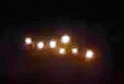Pasajero filma unas misteriosas luces OVNI flotando junto al avión