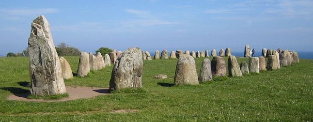 DOLMENES, CROMLECH, TÚMULOS Y MENHIRES
