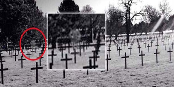 Fotografían el fantasma de un soldado escocés en un cementerio militar de Francia