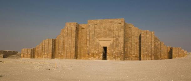 La magnifica pirámide escalonada de Zoser en Saqqara La magnifica pirámide escalonada de Zoser en Saqqara