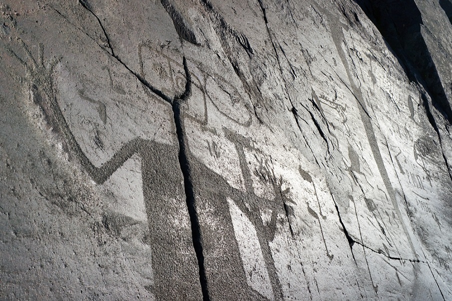 Los petroglifos de Onega: ¿Representaciones de seres celestiales desde 6.000 aC?