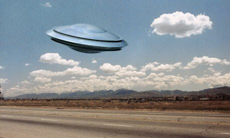Ex ministro de defensa de Canadá: “Los gobiernos ocultan pruebas de visitas extraterrestres”