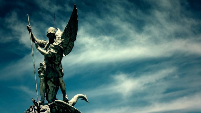 Arcángeles: una mirada a nuestros protectores espirituales Arcángeles: una mirada a nuestros protectores espirituales