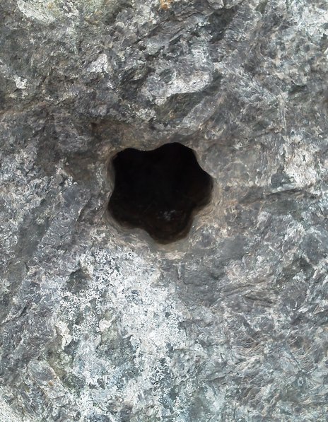 El agujero estrella de volda: Imposible para cualquier herramienta de la época prehistórica.