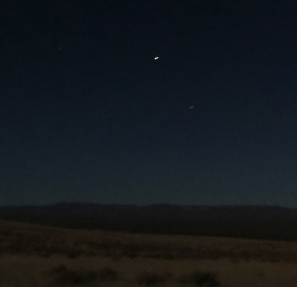 Fotografías de testigos ovni flotando en Oregon a distancia Fotografías de testigos ovni flotando en Oregon a distancia