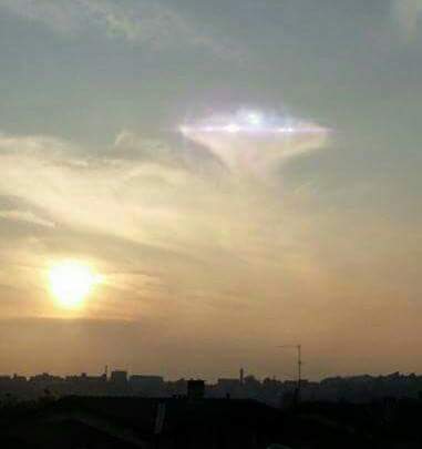 ¿Enorme Nave Extraterrestre o Fenómeno Meteorológico, Cumulonimbos en Lecco, Lombardía, Italia?