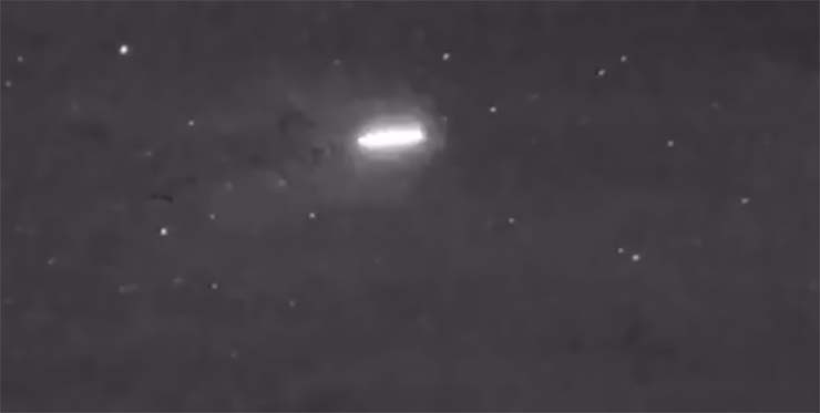 Astrónomos desconcertados por la presencia de un extraño objeto volador durante la lluvia de meteoros de las Perseidas