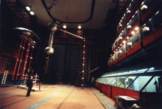 Nikola Tesla: El Hombre que cayó en la Tierra
