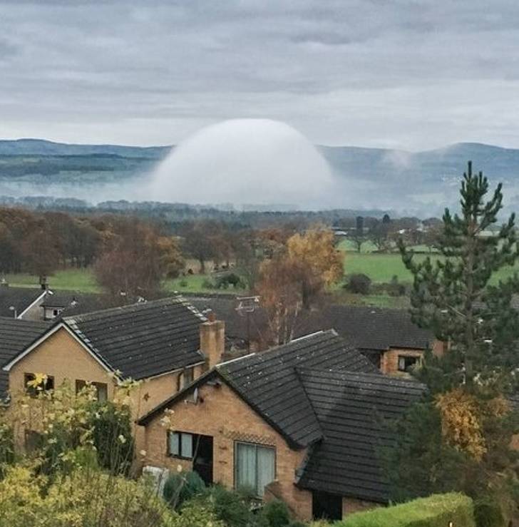 Extraño Fenómeno de una Cúpula/de Niebla aparece en Rhyl – Reino Unido.