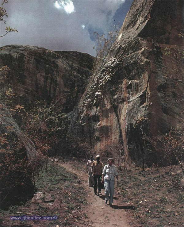 Astronautas en Africa durante la edad de piedra