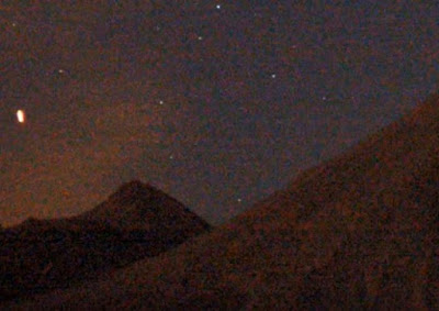 ​ENORME ESFERA ROJIZA registrada en el volcán colima