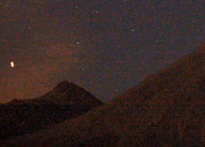 ​ENORME ESFERA ROJIZA registrada en el volcán colima