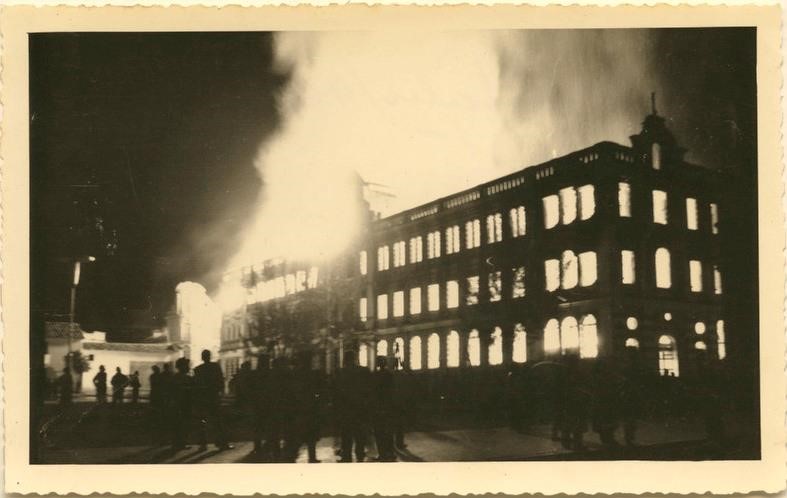 Imágenes del incendio que en 1962 hiciera arder al hermoso edificio, Instituto Cornelio Marechán Tapia. ¿Fue obra de un atentado?