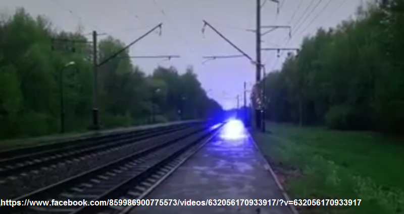 VIDEO INCREIBLE. LA ESFERA AZUL MISTERIOSA ALINEA LAS PISTAS, A TRAVÉS Y LAS EXPLOTA. FALSO O REALIDAD?  