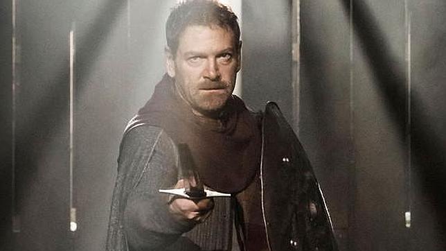 El actor y director británico Kenneth Branagh interpretando al rey escocés Macbeth.