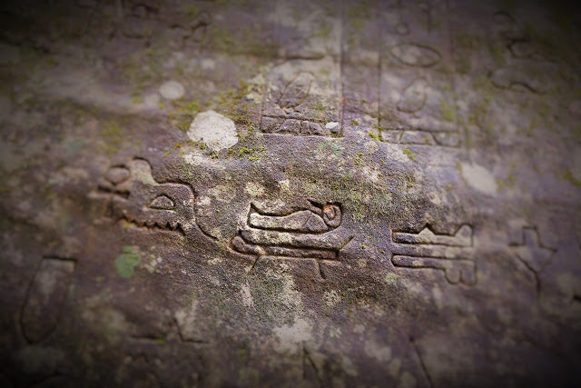 Gosford-Glyphs-shattering-mainstream-his