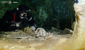 Arqueólogos submarinos que estudian el sistema de cuevas inundadas más grande del mundo, descubrieron restos humanos de 9000 años de antigüedad