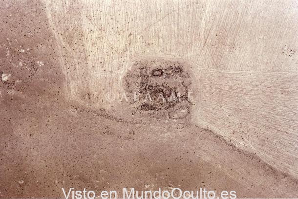 Restos de una de las torres situadas a lo largo del muro de Khatt Shebib