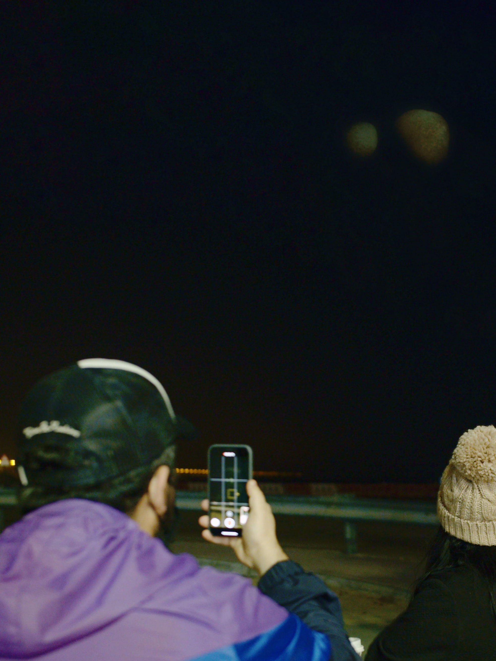 Aparecieron planetas gemelos en el cielo nocturno de Dubai
