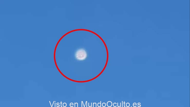 ovni sobre pakistan - Pilotos de una aerolínea graban una misteriosa esfera muy brillante a 10.000 metros de altura sobre Pakistán