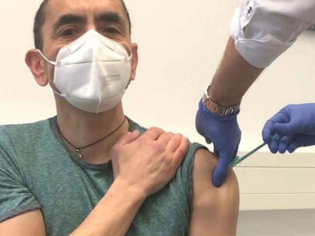 BioNTech CEO Shares Photo of His Vaccination After Rumors Just Refuse to Die
