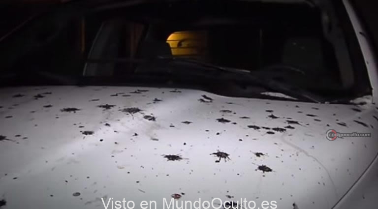 La sustancia negra que llovió sobre Las Vegas cubrió casas, autos de los residentes de la zona