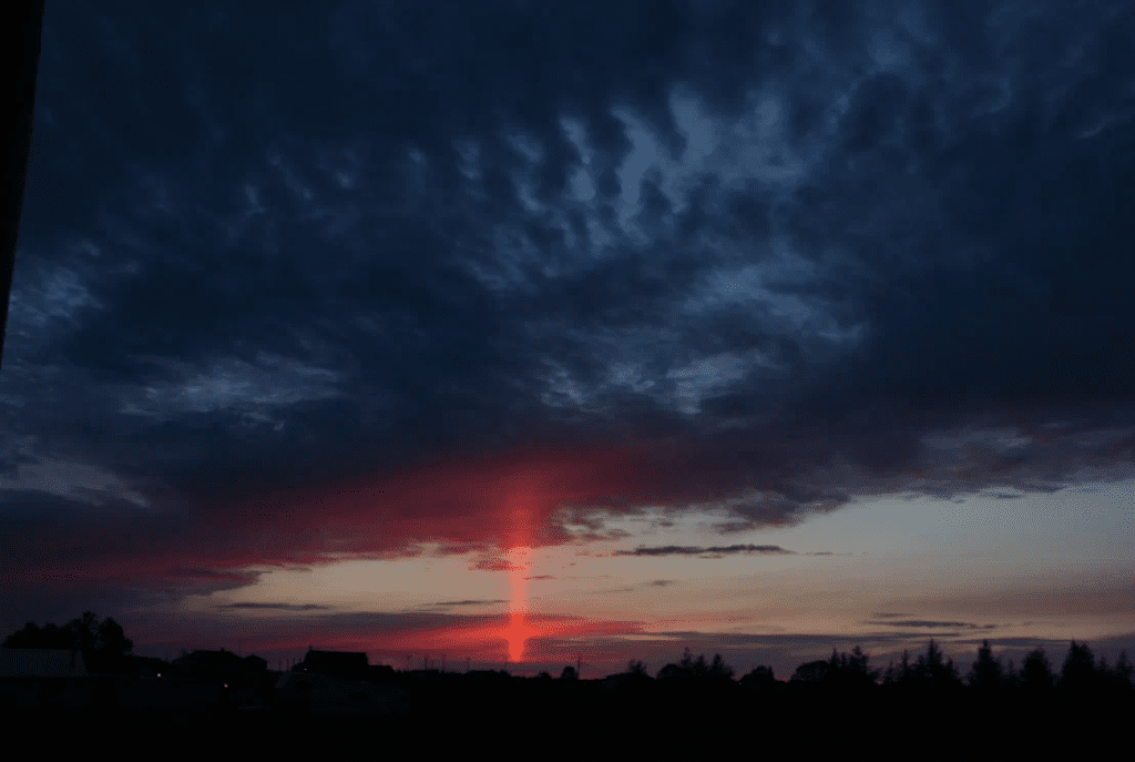Los pilares de luz en el cielo explican las anomalías del Triángulo de las Bermudas. ¿Por qué aparecen y por qué podrían ser una señal de fatalidad inminente para la humanidad? 3